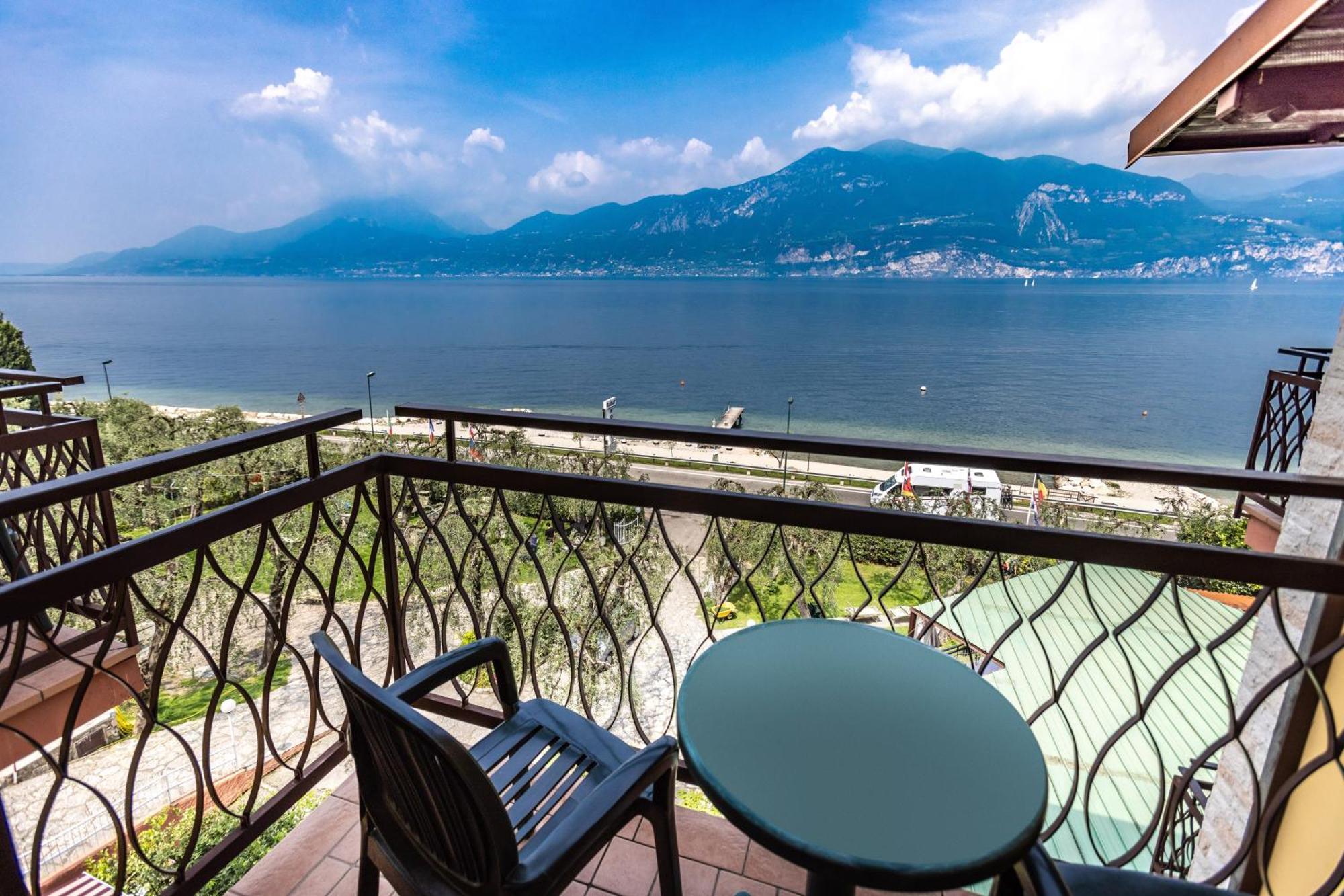 Hotel Rabay Brenzone sul Garda Esterno foto